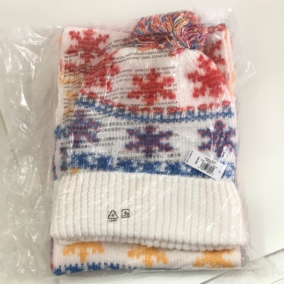 OLD NAVY Fair Isle Snowflake Scarf and Hat Set NWT Rainbow - Picture 11 of 12
